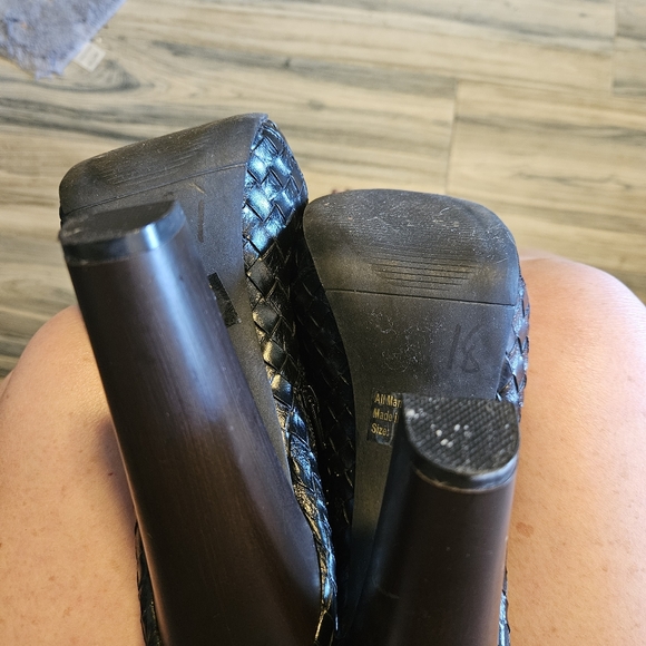 Black shoe booties size 9 - Picture 4 of 6